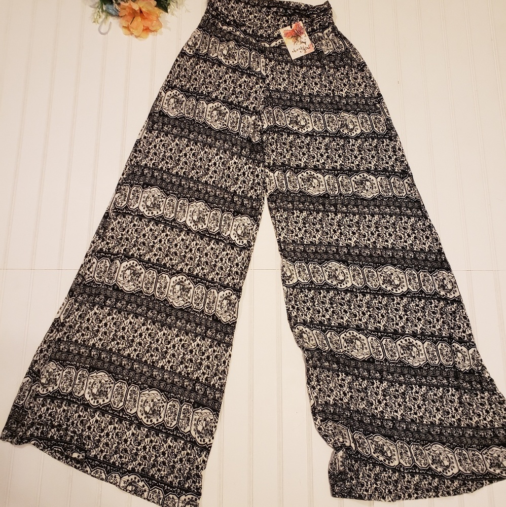NWT About a girl flow pants parachute elephant